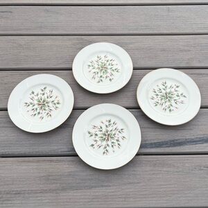 Vintage; Caldor; Porcelain Ware; 4PC; Accent Plates; Holly Yuletide; In Box